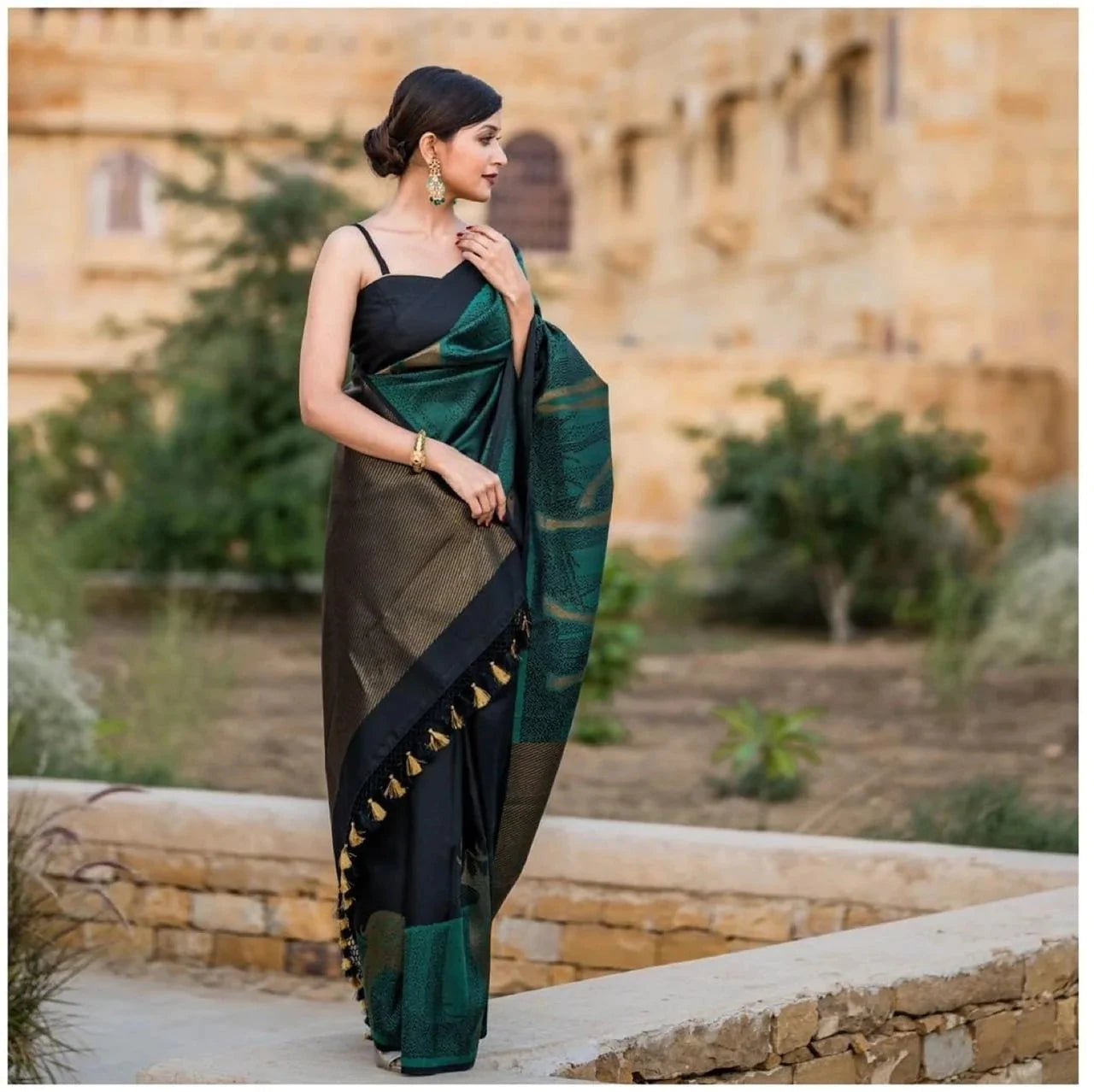 Kala Niketan Rama Soft Banarasi Silk Saree With Beautiful Blouse Piece