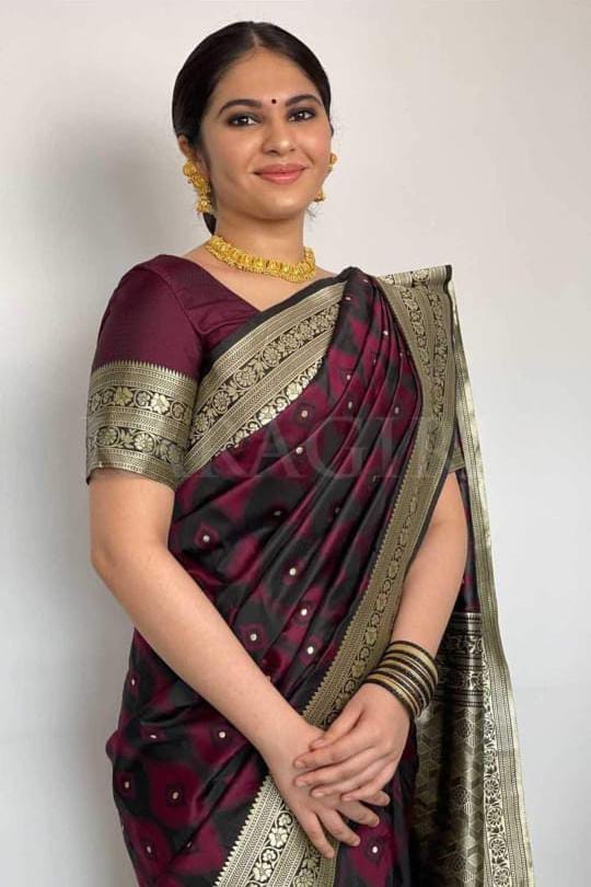 Kala Niketan Mita Archaic Traditional Kanchi Soft Silk Sari With Attached Blouse