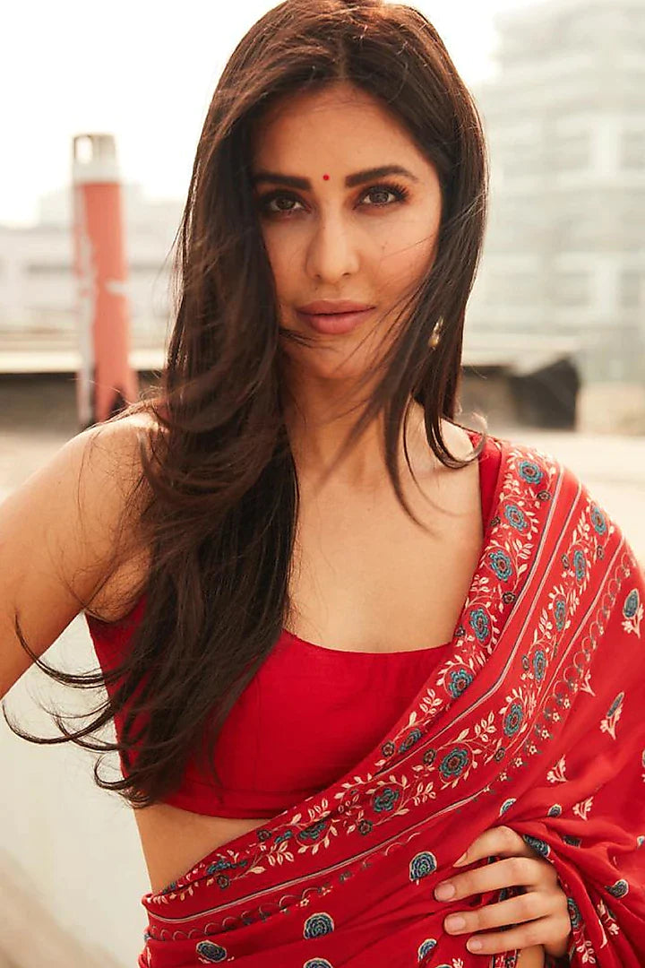 Katrina Kaif Red Stylish Floral Printed Mulmul Cotton Saree