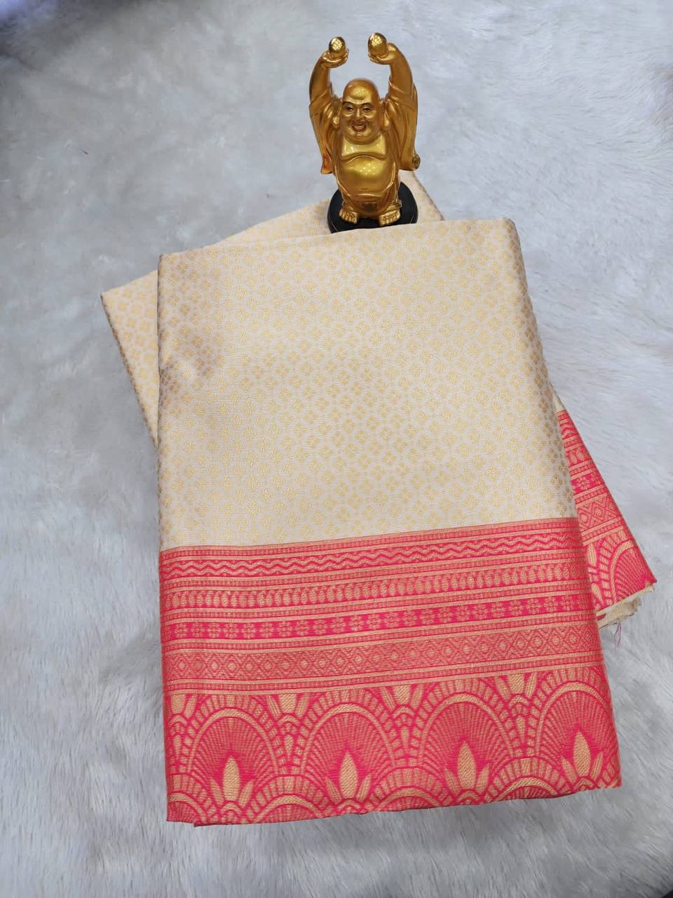 Kala Niketan Premium Soft Silk Silk Saree In Off White Color With Rich Pallu