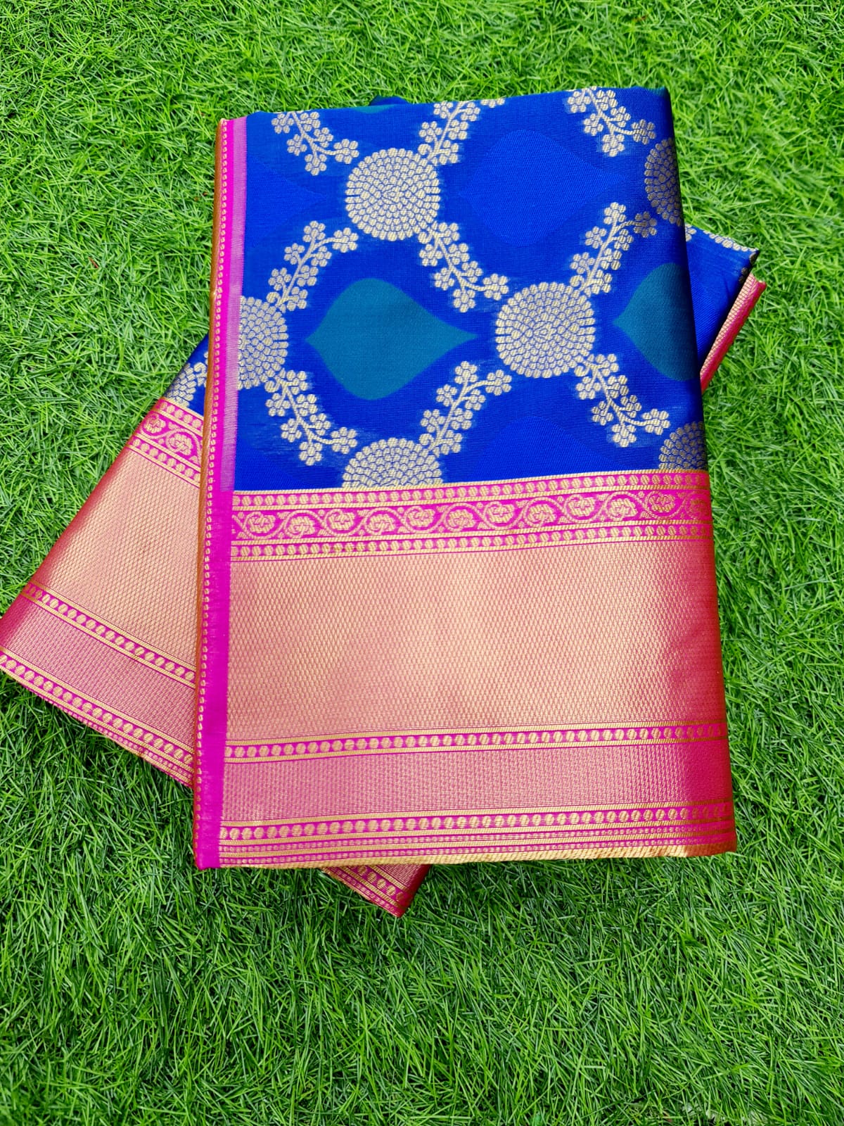 Kala Niketan Meena Archaic Traditional Kanchi Soft Silk Sari With Attached Blouse