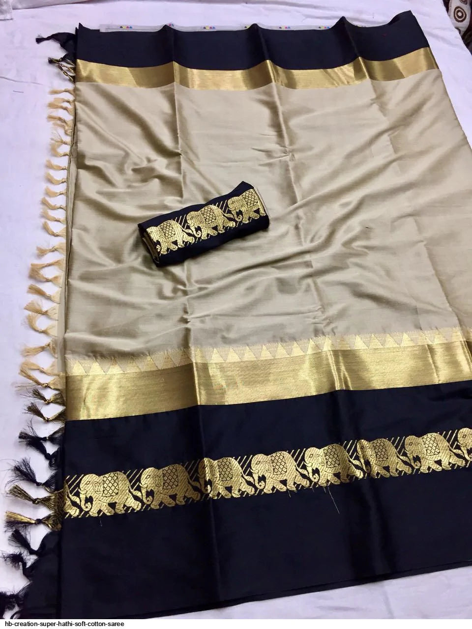 Kala Niketan Attractive Graceful Soft Silk Designer Saree With Blouse Piece