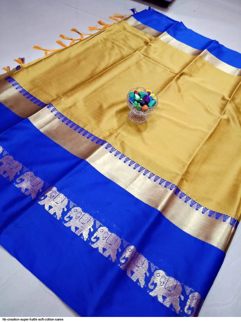 Kala Niketan Attractive Graceful Soft Silk Designer Saree With Blouse Piece