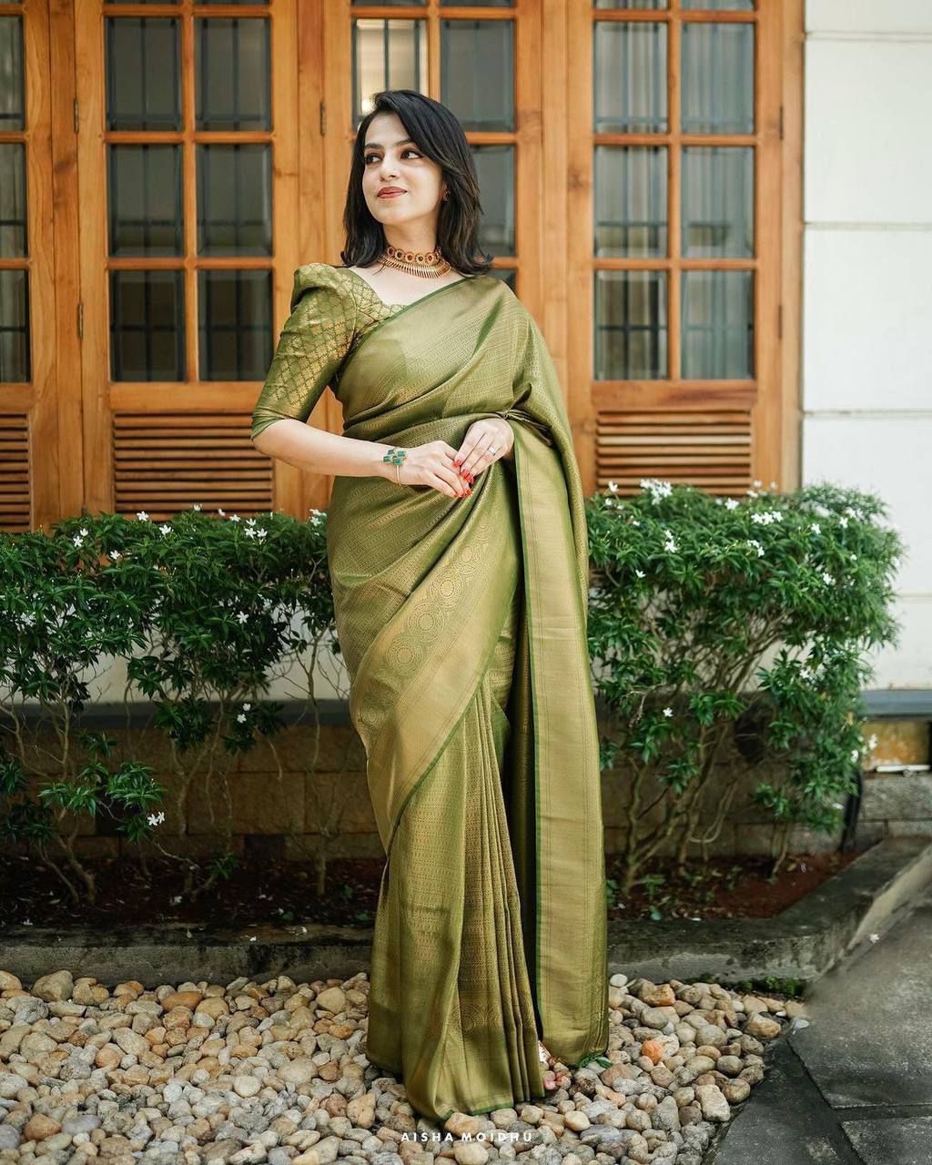 Kala Niketan Light Green Colored with Golden Zari Designer Soft Silk Saree