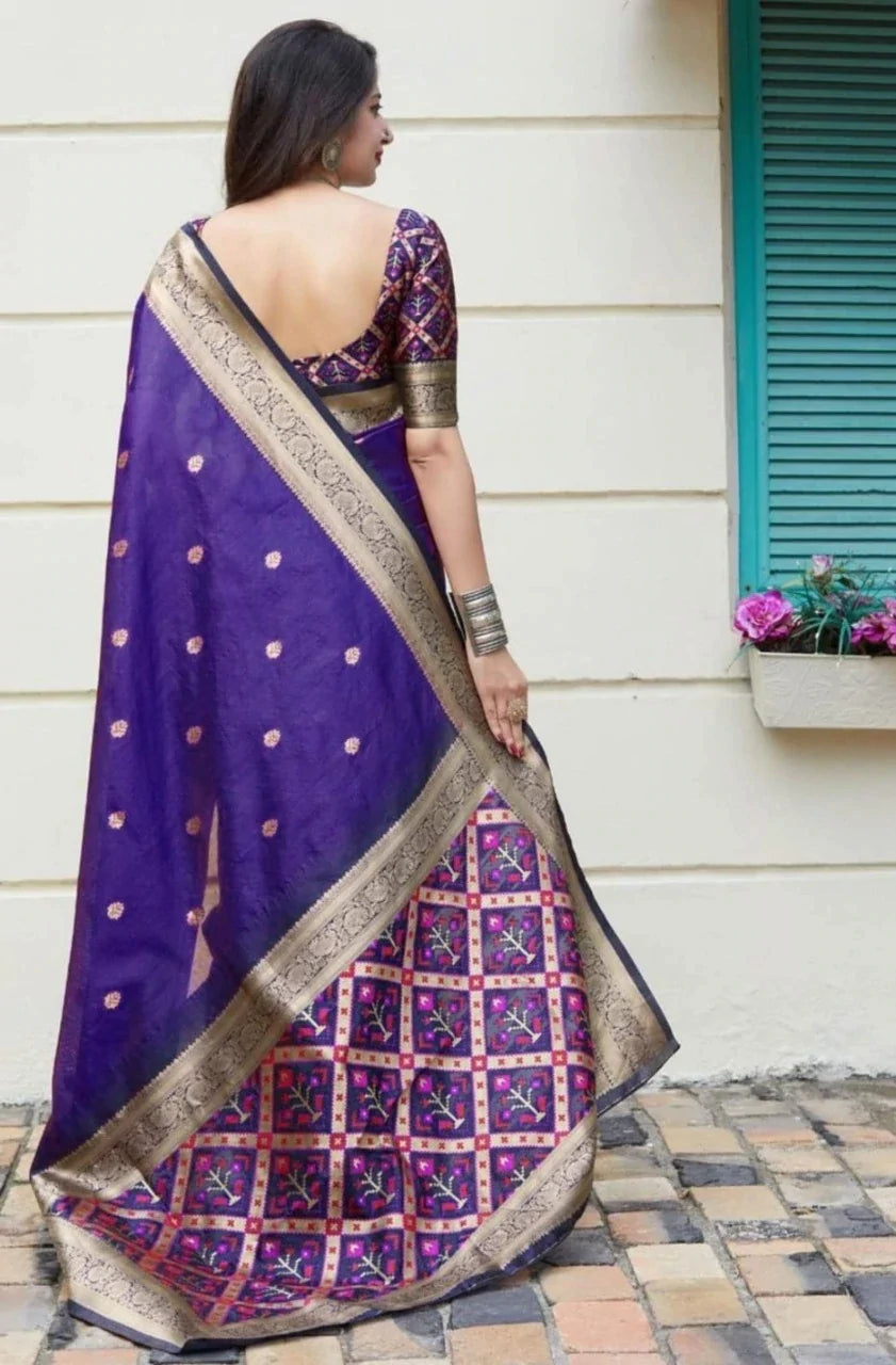 Kala Niketan Sara Archaic Traditional Kanchi Soft Silk Sari With Attached Blouse